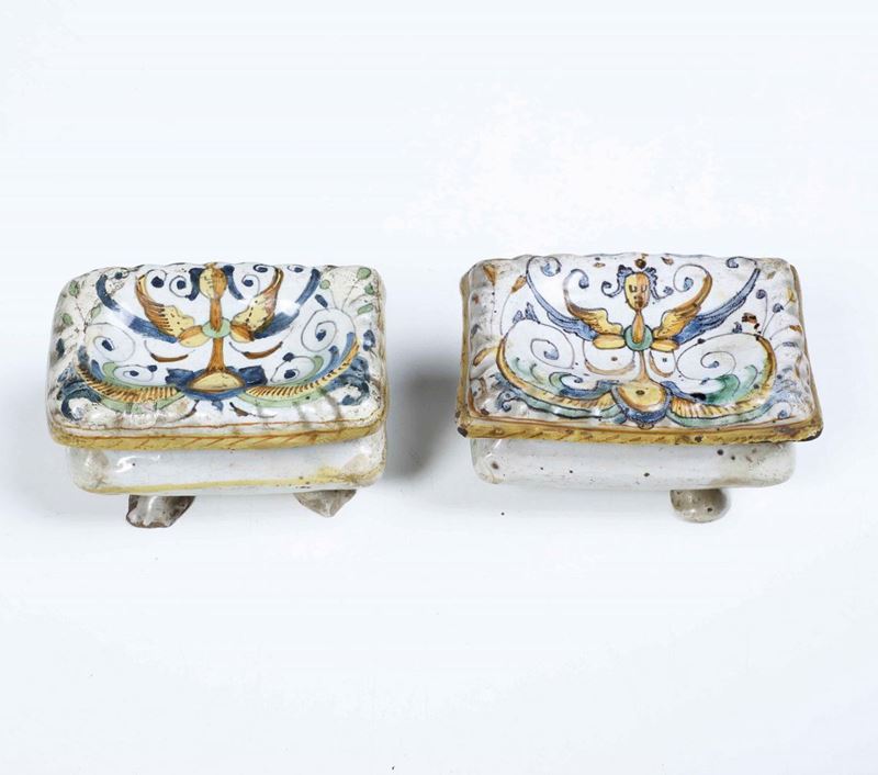 Coppia di saliere Deruta, XVII secolo  - Asta Ceramiche | Cambi Time - Cambi Casa d'Aste