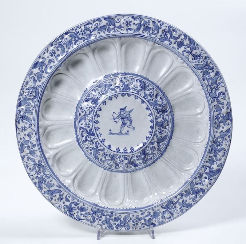 Piatto bacellato Italia centrale, XX secolo  - Auction Ceramics | Timed Auction - Cambi Casa d'Aste