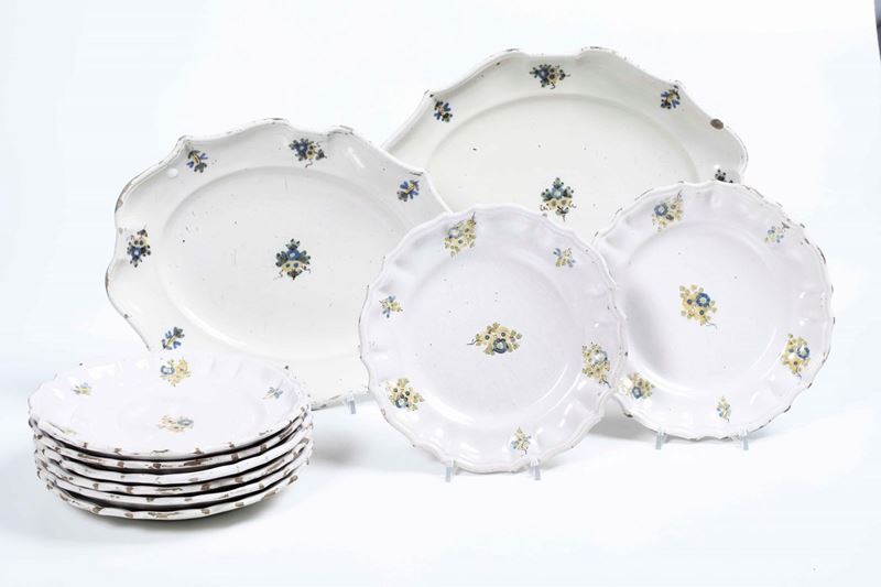 Dieci piatti Emilia Romagna, probabilmente Sassuolo, seconda metà del XVIII secolo  - Asta Ceramiche | Cambi Time - Cambi Casa d'Aste