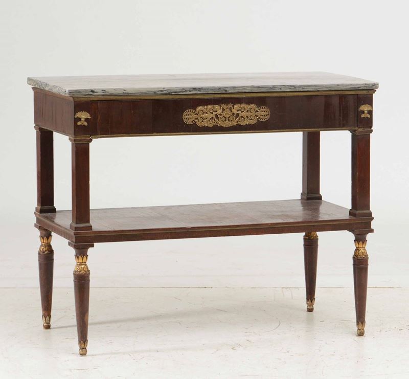 Servant con piano in marmo e bronzi dorati, XIX secolo  - Asta Antiquariato | Cambi Time - Cambi Casa d'Aste
