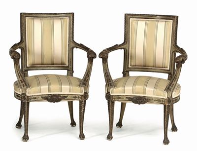 Coppia di Poltroncine Neoclassiche in Legno Laccato e Argentato a Mecca, XVIII Secolo
