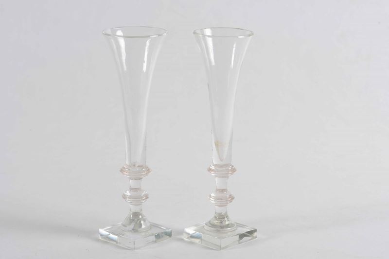 Coppia di bicchieri in vetro soffiato e molato, XIX secolo  - Asta Antiquariato. 180 lotti provenienti da un affidamento privato | Cambi Time - Cambi Casa d'Aste