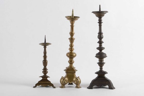 Tre antichi candelieri in bronzo, XVII-XVIII secolo
