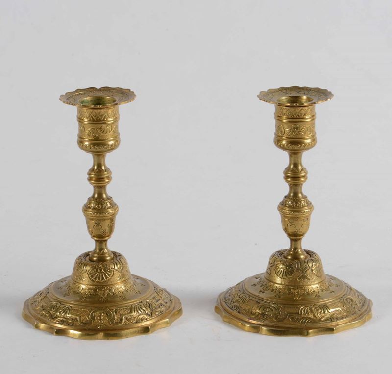 Coppia di candelieri in bronzo  - Asta Antiquariato. 180 lotti provenienti da un affidamento privato | Cambi Time - Cambi Casa d'Aste