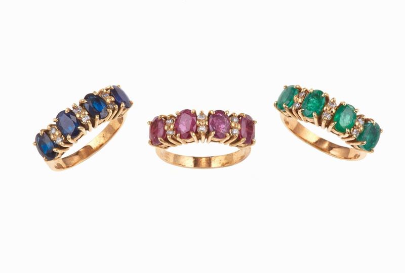 Tre anelli con smeraldi, rubini e zaffiri  - Asta Summer Jewels | Cambi Time - Cambi Casa d'Aste