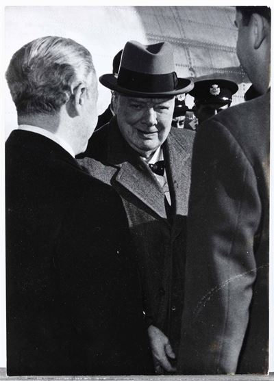 Robert Cohenwinston Churchill At Nice Airport