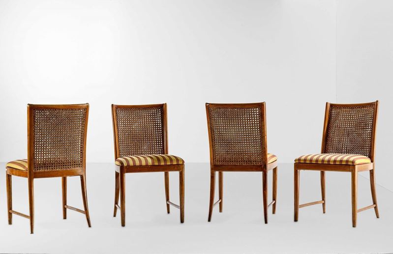 Quattro sedie con struttura in legno, schienale in paglia di Vienna e rivestimenti in tessuto.  - Asta Design Lab - Cambi Casa d'Aste