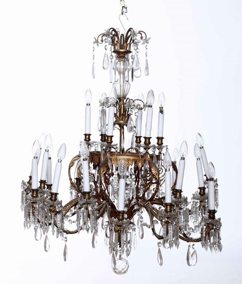 Grande lampadario a ventiquattro luci in bronzo dorato e cristallo, XIX secolo  - Auction Antiques | Timed Auction - Cambi Casa d'Aste