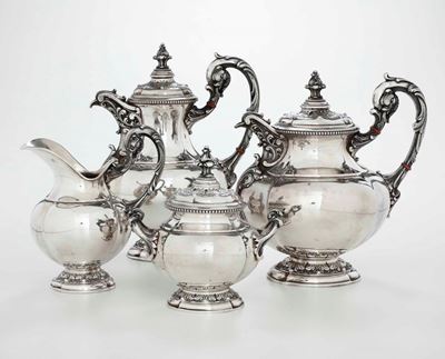 Servizio da Tè e Caffè in Argento. Argenteria Milanese del XX Secolo. Argentiere Pierino Grecchi