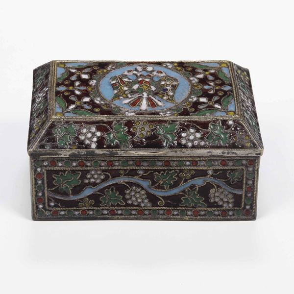 A metal jewelry box, early 1900s