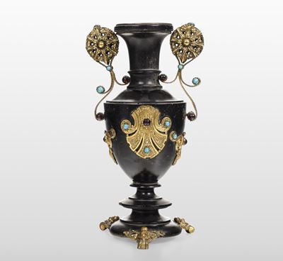 Vaso Decorativo Biansato da Tavolo in Legno Nero, Montature in Metallo Traforato, Inciso e Dorato...