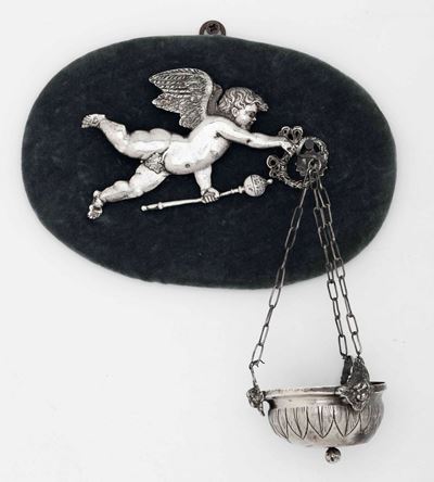 Coppia di Acquasantiere in Argento Sbalzato e Cesellato Stato Pontificio XIX Secolo.