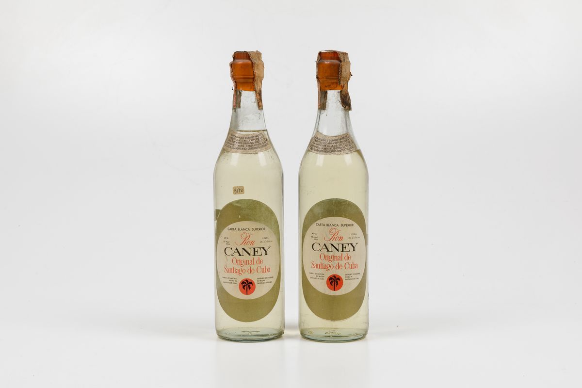 Caney, Ron Carta Blanca Superior
