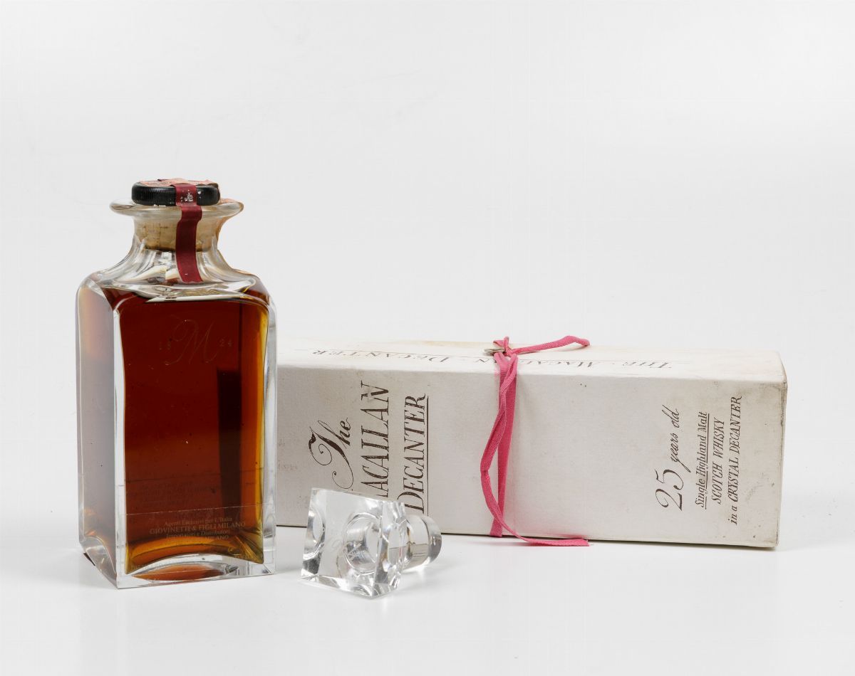 Macallan, Single Malt Scotch Whisky 25 Years Old Decanter Serie M