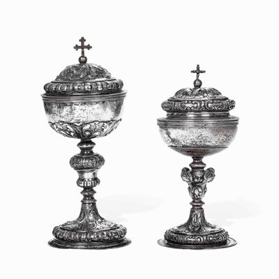 Due Pissidi Argento Fuso, Sbalzato e Cesellato Firenze XVIII Secolo, Argentiere Francesco Cagliar...