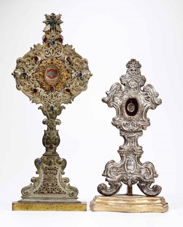 Due reliquiari Lamina e metallo sbalzato e argentato Arte del XVIII-XIX secolo