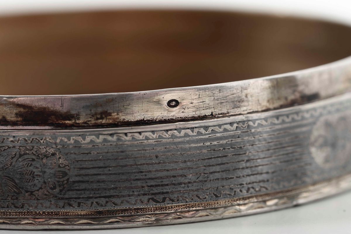 Tabacchiera Argento Sbalzato, Cesellato, Dorato e Niello Russia XVIII-XIX Secolo