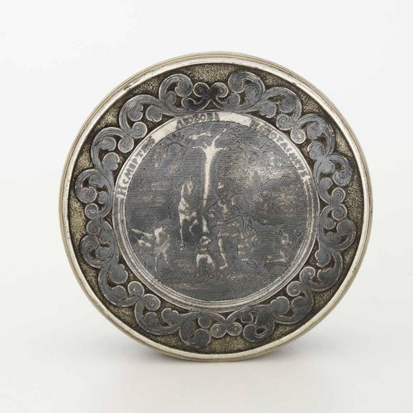 Tabacchiera Argento sbalzato, cesellato, dorato e niello.  Russia XVIII-XIX secolo