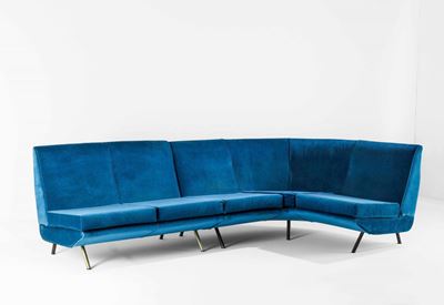 Divano con Struttura in Legno, Sostegni in Ottone e Rivestimenti in Velluto