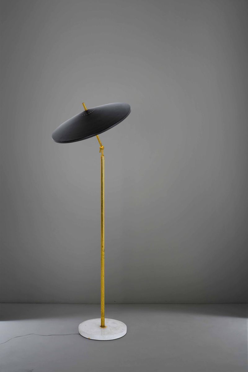 Lampada da Terra Estensibile e Orientabile con Struttura in Ottone, Base in Marmo e Diffusore in ...