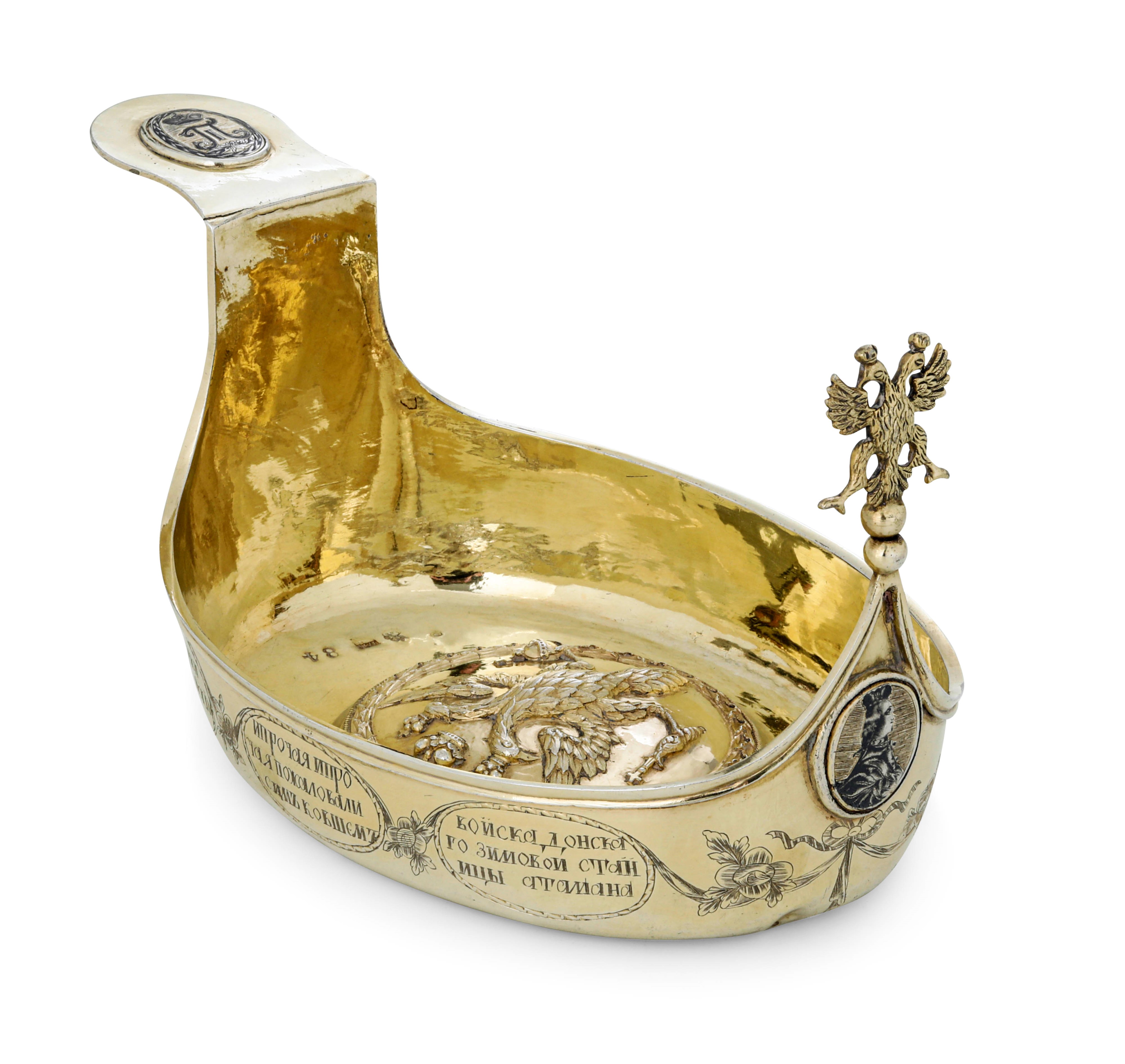 Kovsh Imperiale in Argento Dorato e Niellato. Bolli di Mosca per L’anno 1798 e Bolli Francesi di ...