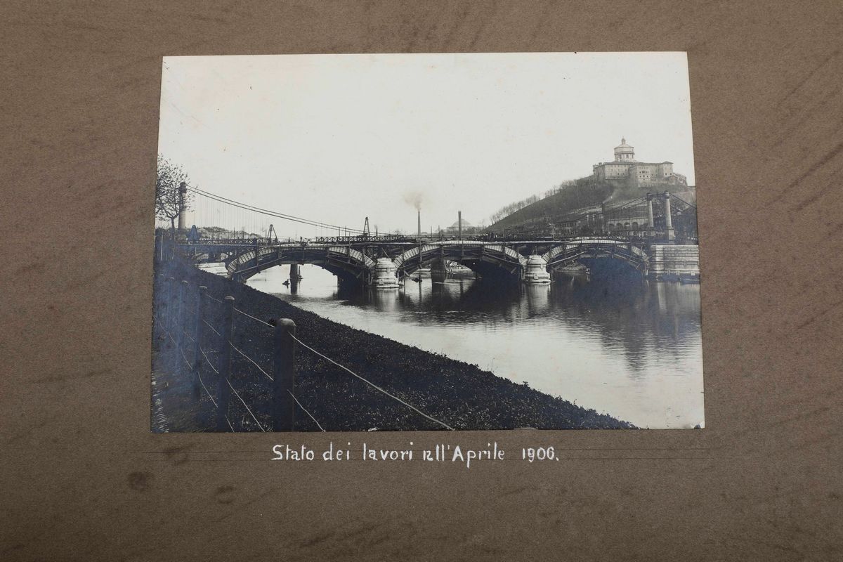 Torino - Fotografiecostruzione del Ponte Monumentale Umberto i in Torino...torino, (1907)