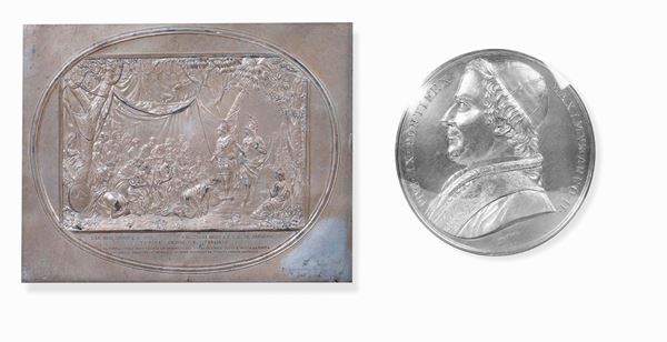 Placca in argento, nichel e piombo e medaglia in metallo argentato raffigurante Pio IX. Italia XIX secolo