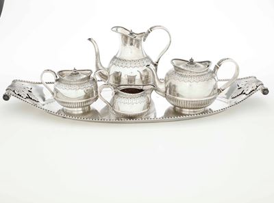 Servizio da Tè e Caffè in Argento. Argenteria Italiana del XX Secolo. Bollo Dell'argentiere Consu...