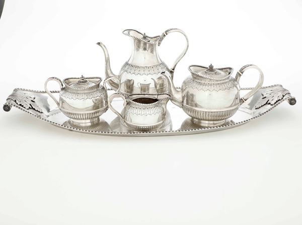 Servizio da tè e caffè in argento. Argenteria italiana del XX secolo. Bollo dell'argentiere consunto