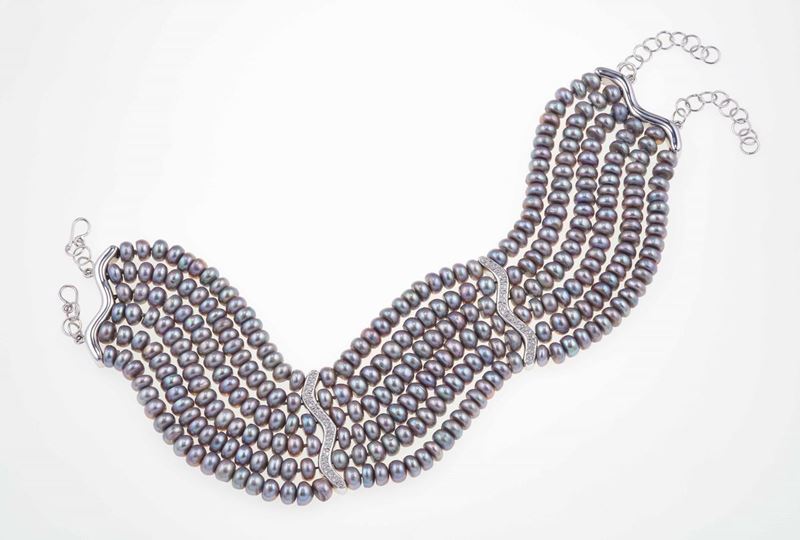 Collier de chien con perle grigie ed inserti in diamanti  - Auction Spring Jewels - I - Cambi Casa d'Aste