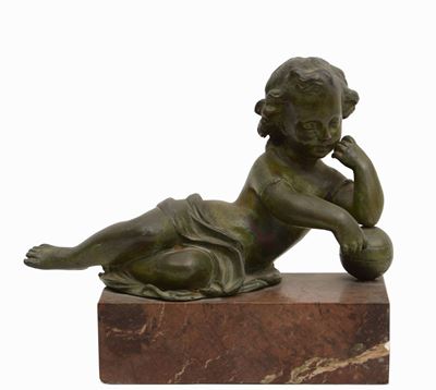 Scultura in Bronzo Raffigurante Fanciullo Sdraiato su Sfera