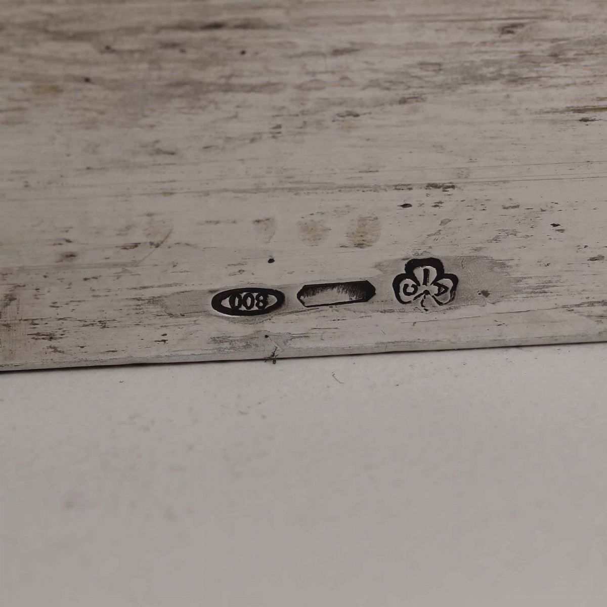 Coppia di Lampade da Tavolo Argento Fuso, Sagomato e Cesellato Argenteria Artistica del XX Secolo...