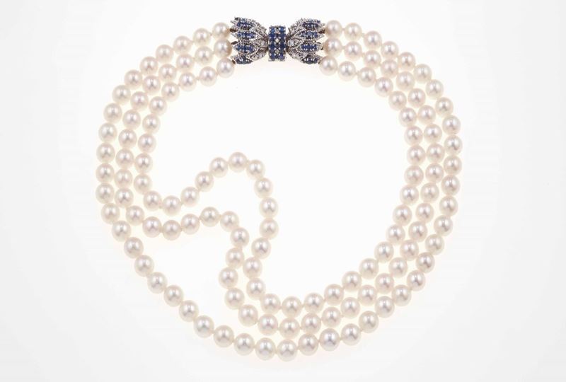 Collana a tre fili di perle coltivate  - Asta Spring Jewels - I - Cambi Casa d'Aste