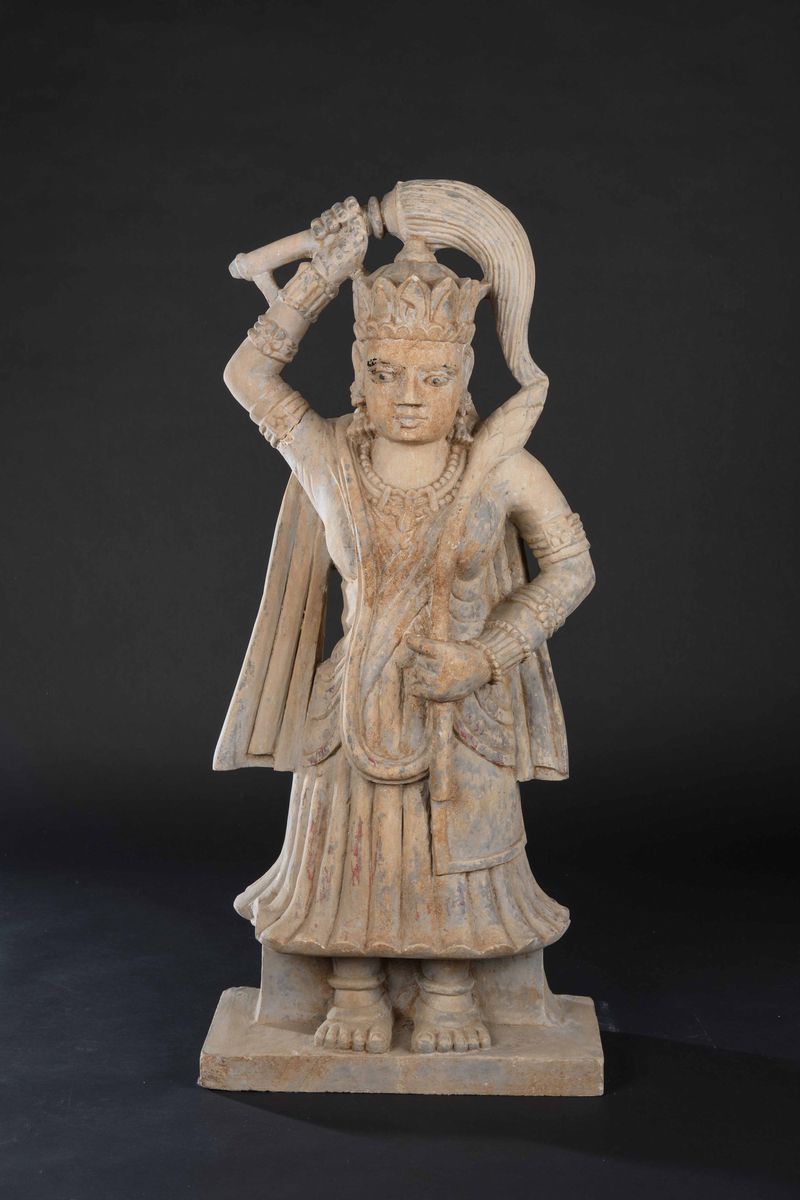 Due Grandi Figure di Divinitã Scolpite in Pietra con Tracce di Policromia, India, XIX Secolo