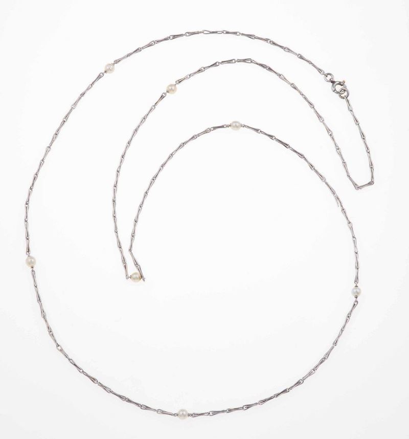 Lunga catena con piccole perle  - Auction Spring Jewels - I - Cambi Casa d'Aste