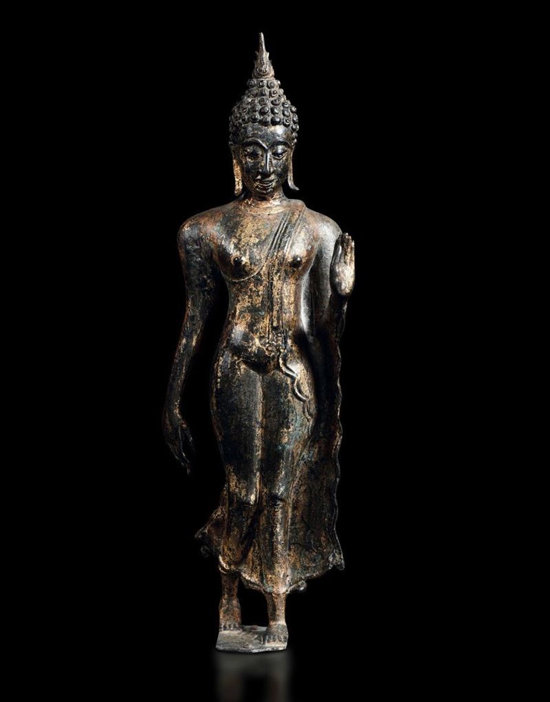 Figura di Buddha stante in bronzo con tracce di doratura, Thailandia, XVII secolo  - Asta Fine Chinese Works of Art - Cambi Casa d'Aste