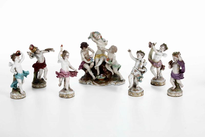 Un gruppo e sei figurine di putti XX secolo  - Asta Ceramiche | Cambi Time - I - Cambi Casa d'Aste