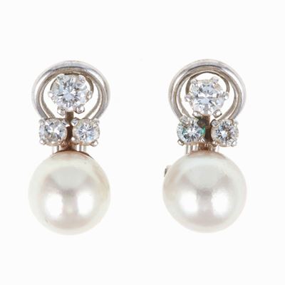 Anello ed Orecchini con Diamanti e Perle Coltivate