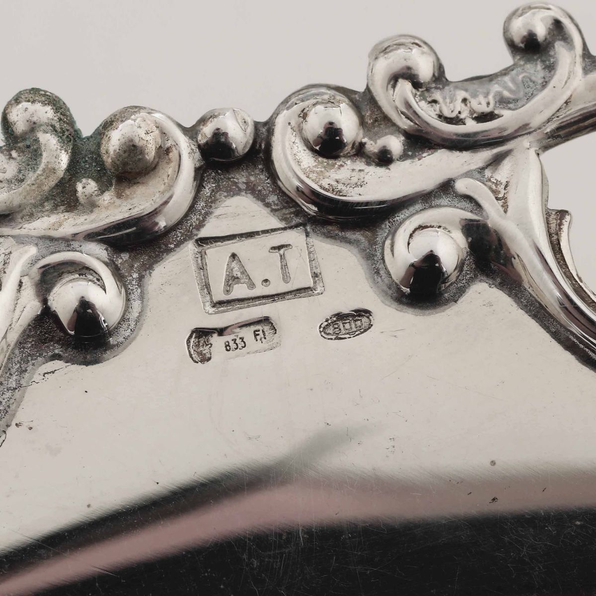 Cinque Centrotavola Argento Fuso e Sagomato Differenti Manifatture Italiane del XX Secolo