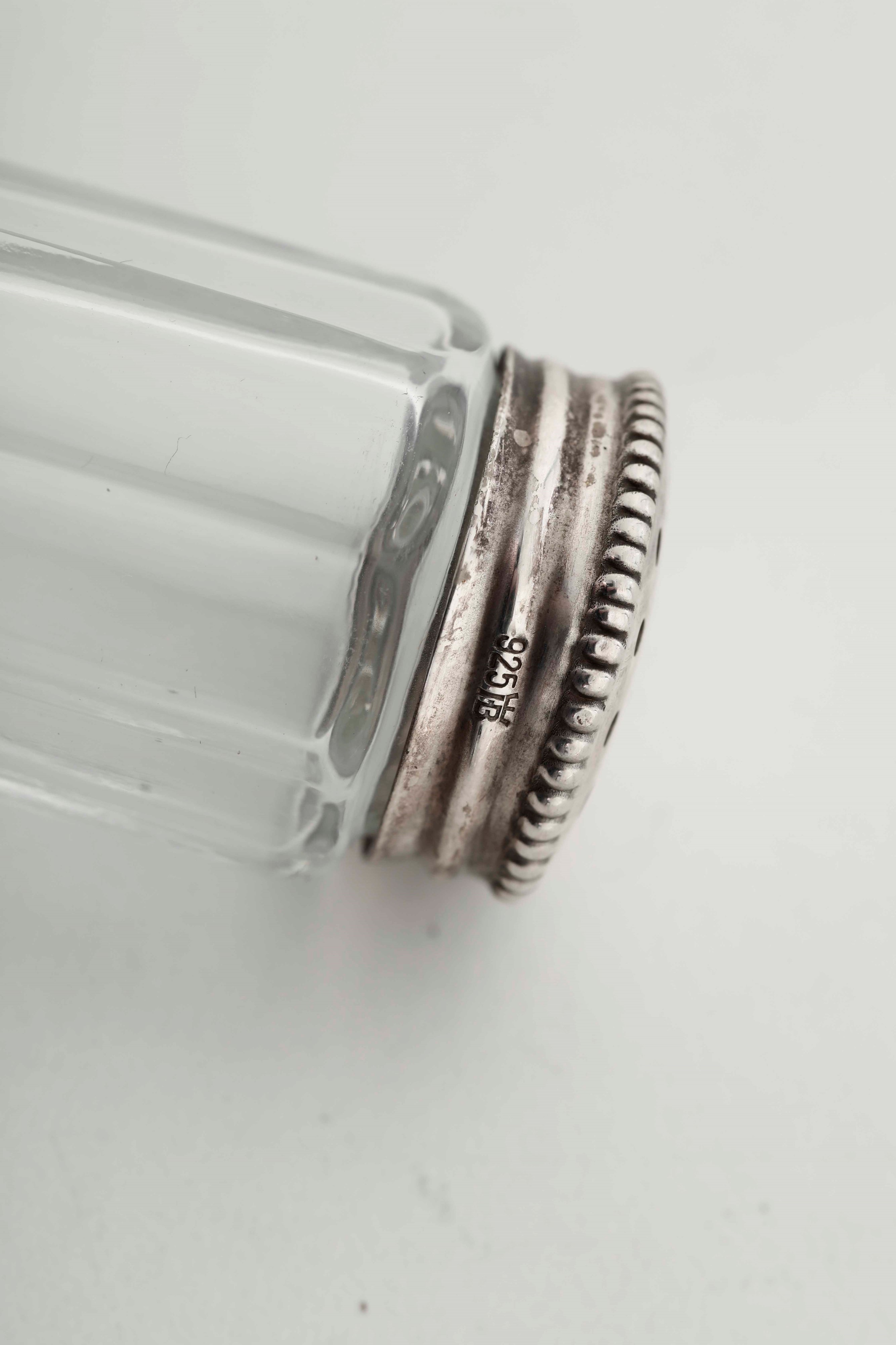 Set di porta sale e pepe, argento sterling e vetro, argenteria del XX secolo