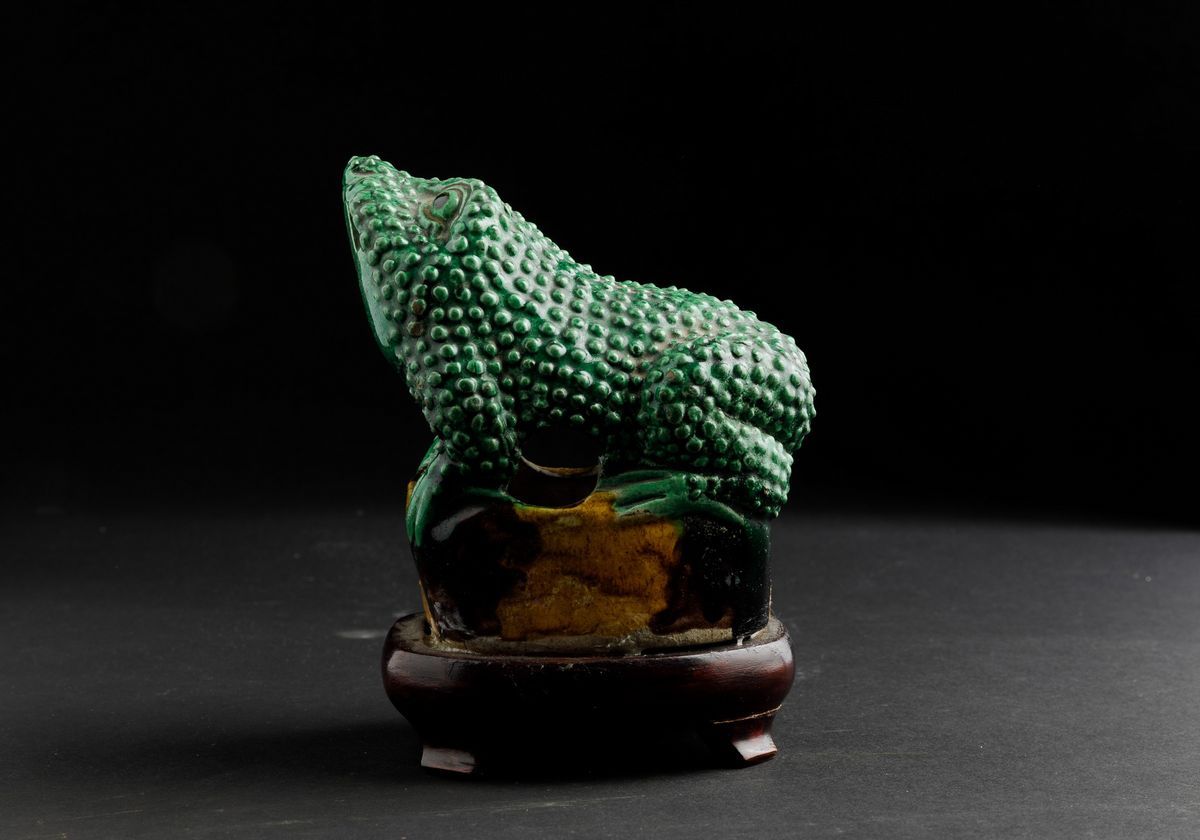 Figura di Rana in Porcellana Smaltata, Cina, Dinastia Qing, Epoca Kangxi (1662-1722)
