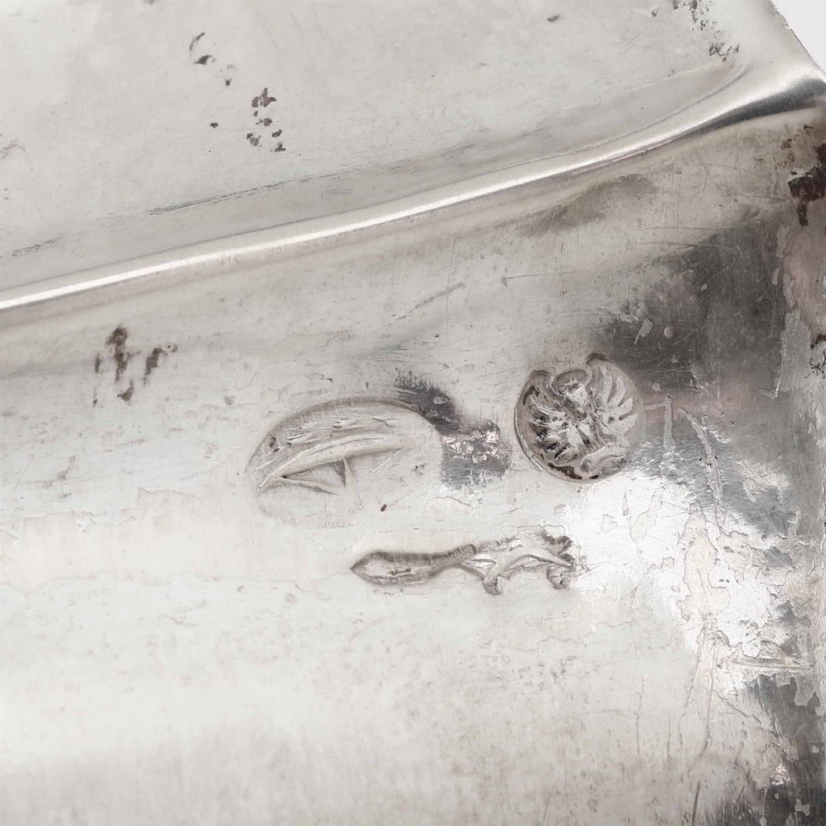 Coppia di Zuccheriere Argento Fuso e Sbalzato Argenteria Artistica Italiana del XX Secolo, Marchi...