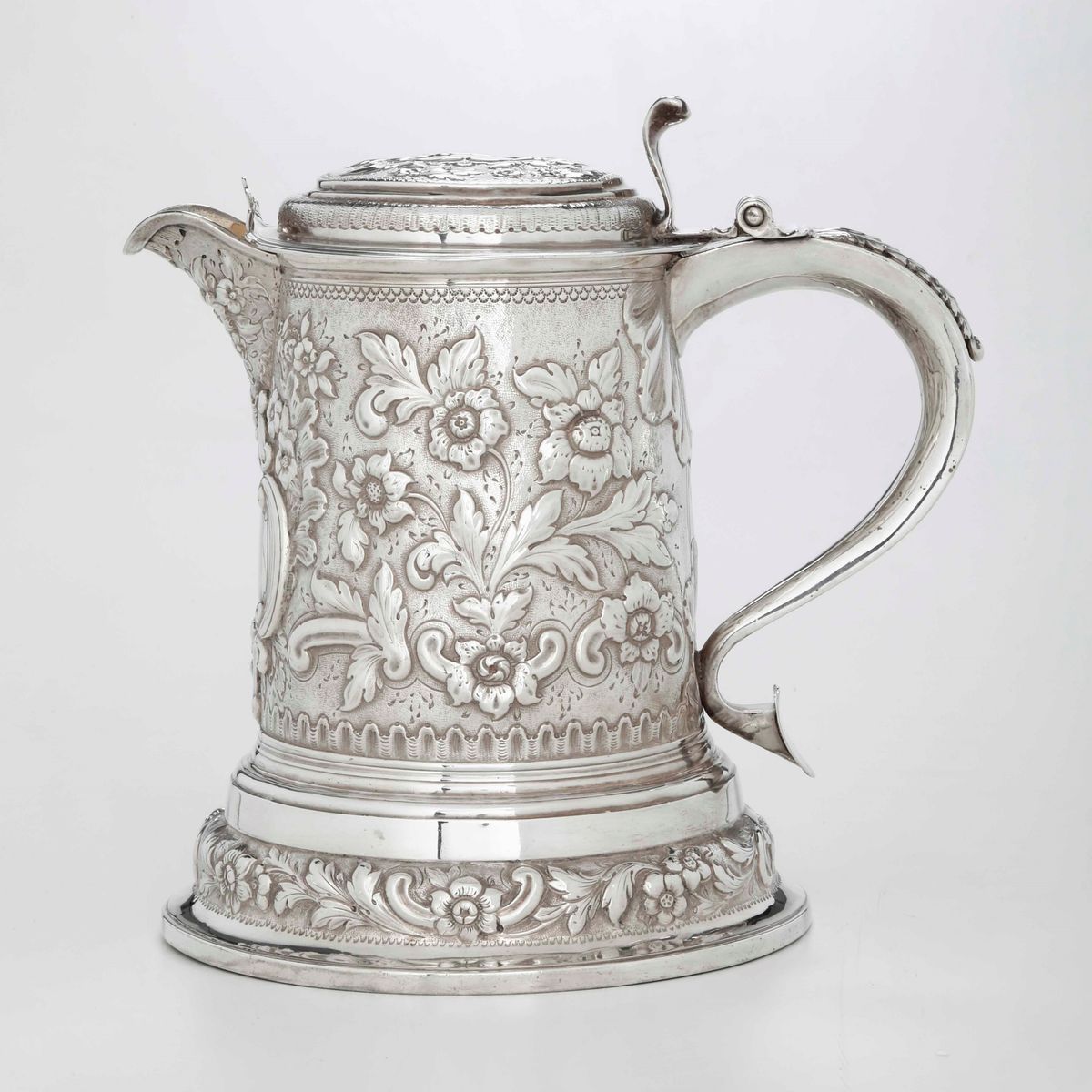 Grande Tankard. Argento Fuso, Sbalzato e Dorato. Inghilterra XIX-XX Secolo, Marchi della Città di...