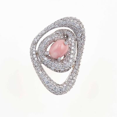 Anello con Perla Conch Naturale e Diamanti