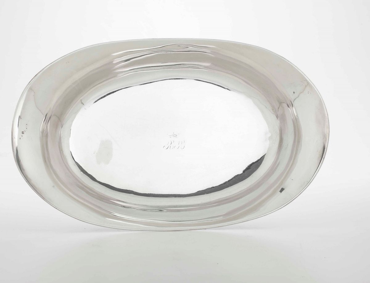 Bacile Argento Fuso, Sagomato e Cesellato Vienna 1819, Marchio Dell’ Argentiere Non Identificato