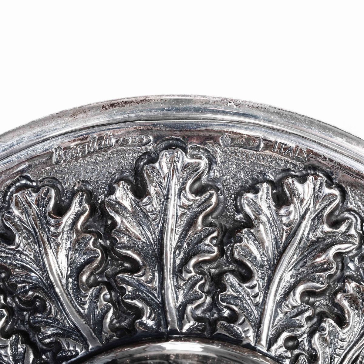 Candeliere a Torchon Argenteria Artistica Veneziana per Buccellati XX Secolo Decori Fogliacei sul...