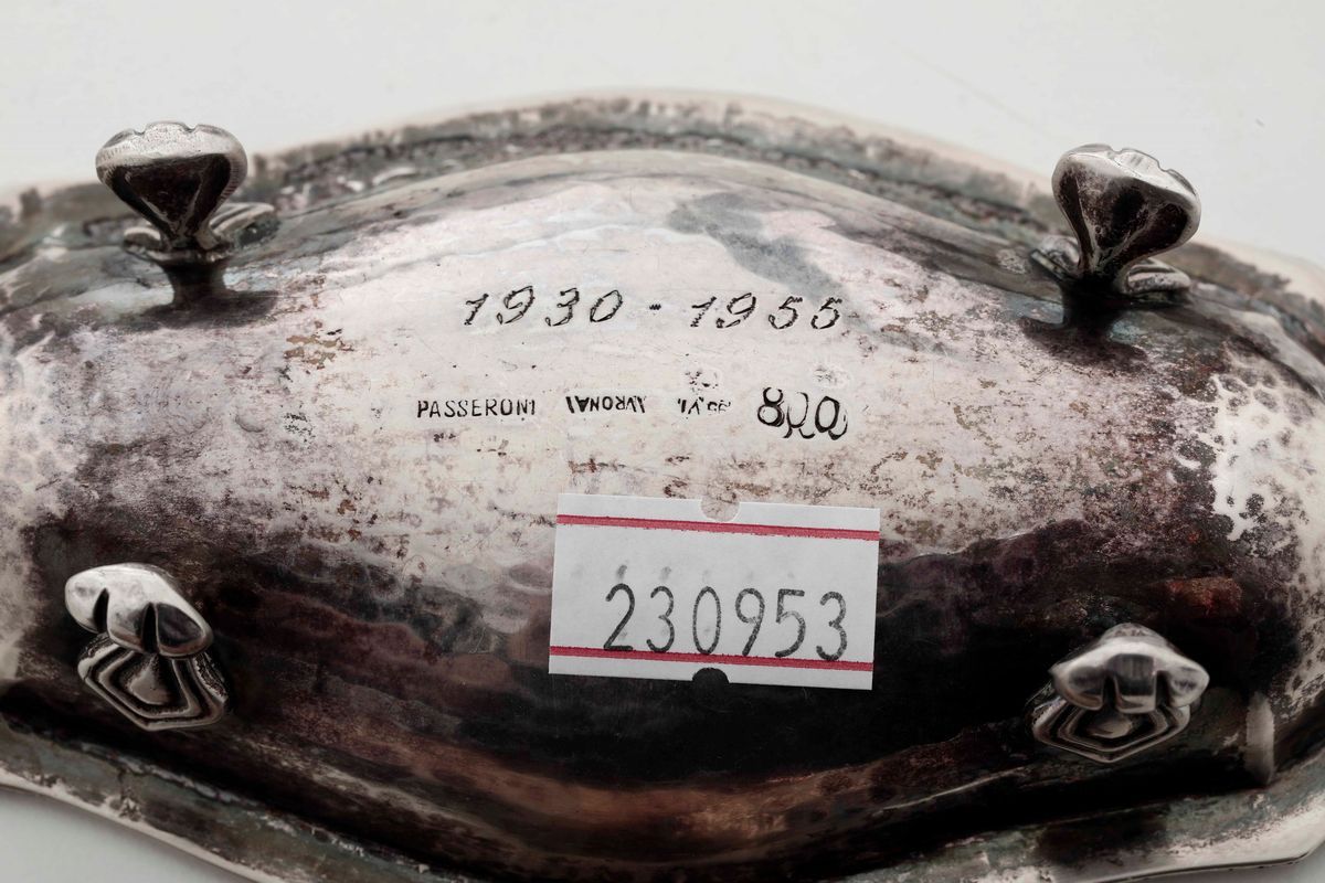 Lotto di Saliere e Posate in Argento e Metallo Argentato. Varie Manifatture del XX Secolo