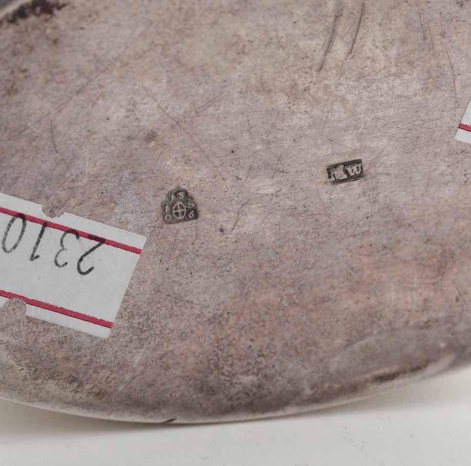 Teiera Argento Fuso, Sbalzato e Cesellato, Manico in Legno Sagomato e Ebanizzato Vienna 1806 Arge...