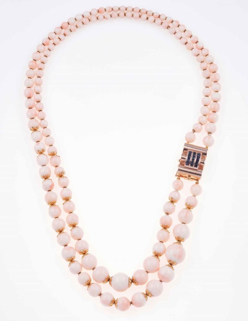 Collana composta da due fili di corallo rosa  - Asta Fine Coral Jewels - II - Cambi Casa d'Aste