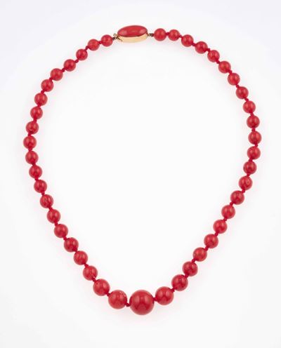 Collana con Boules di Corallo a Scalare